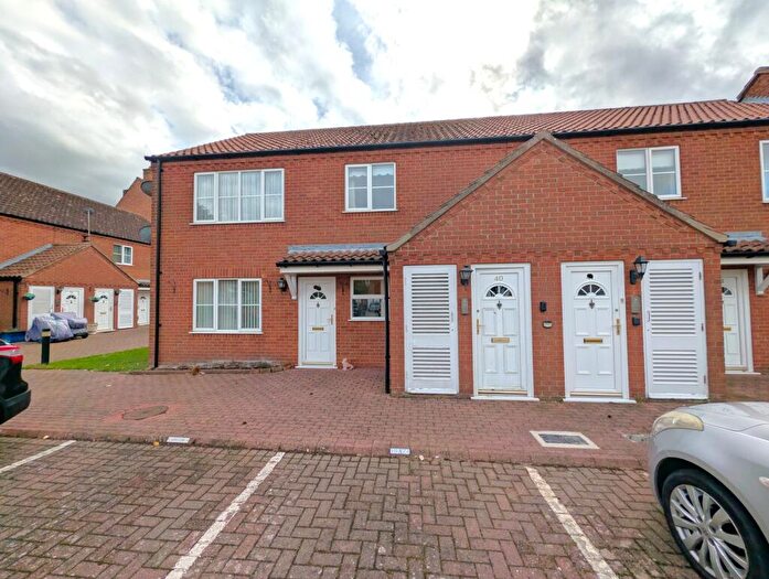 2 Bedroom Apartment For Sale In Sutton Court, Skegness, PE25