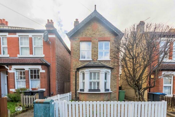 2 Bedroom Property To Rent In Ellerton Road, Tolworth, Surbiton, KT6