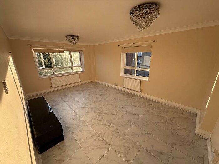 2 Bedroom Flat To Rent In Newmarket Avenue, UB5