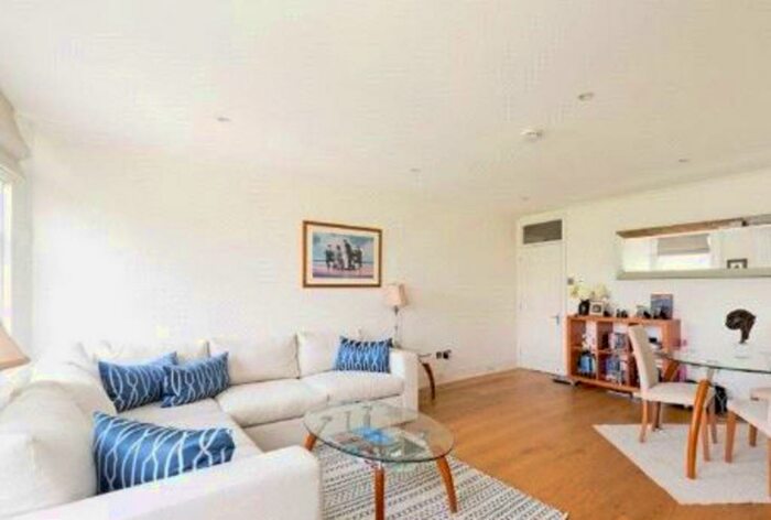 1 Bedroom Apartment To Rent In Chiltern Court, Baker Street, NW1