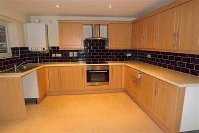 3 Bedroom Flat To Rent In Lilac Crescent, Nottingham NG9