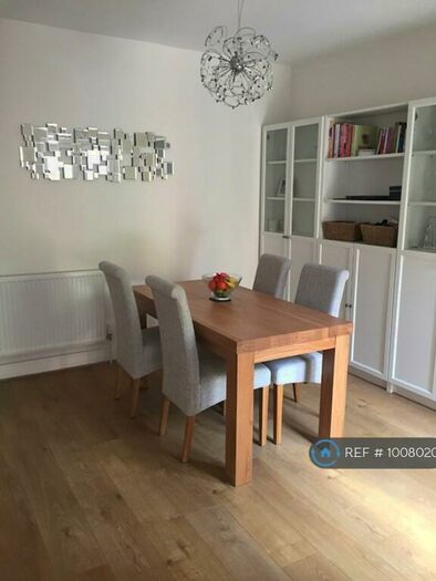 2 Bedroom Terraced House To Rent In Queens Road, Morden, SM4