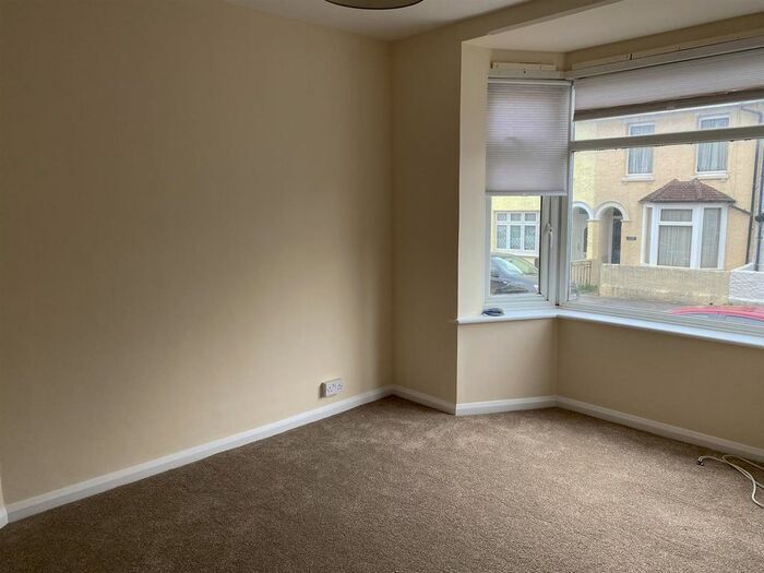 3 Bedroom Property To Rent In Essex Road, Halling, Rochester, ME2