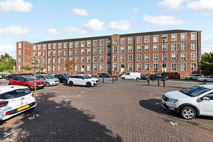 2 Bedroom Flat For Sale In Woolcarder's Court, Cambusbarron, Stirling, Stirlingshire, FK7