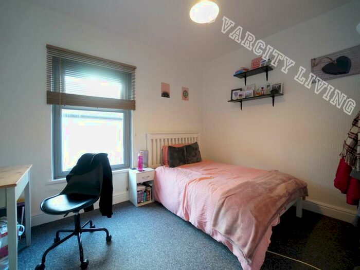 4 Bedroom House To Rent In Mason Street, Bangor, LL57