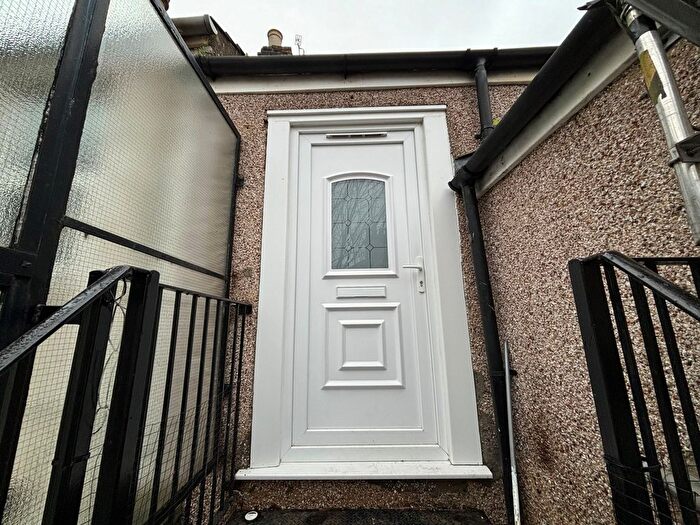 1 Bedroom Flat To Rent In Magpie Hall Road, Chatham, ME4