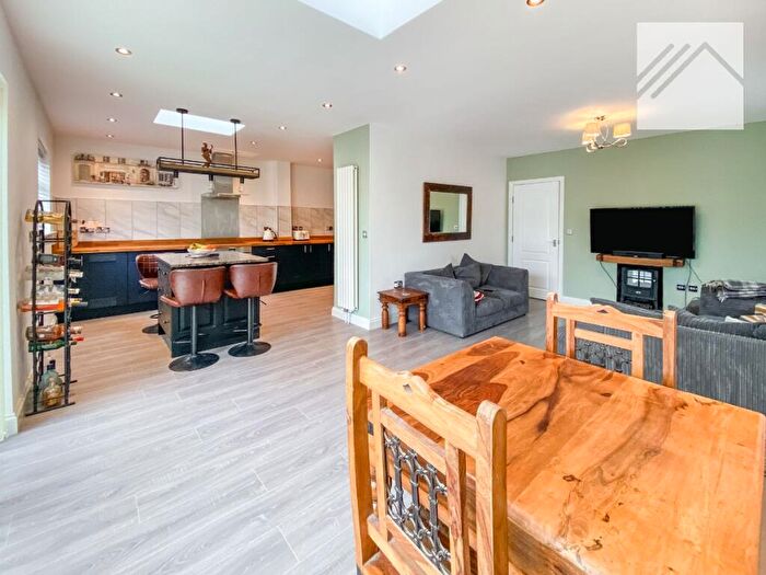 4 Bedroom Detached House For Sale In Beverley Avenue, Canvey Island, SS8