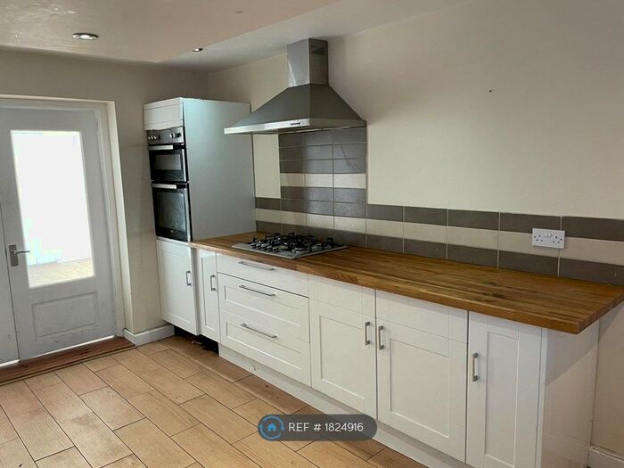 3 Bedroom Terraced House To Rent In Ayton Walk, Doncaster, DN5