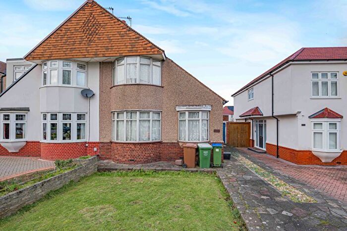 3 Bedroom Semi Detached House For Sale In Welling Way, Welling, DA16