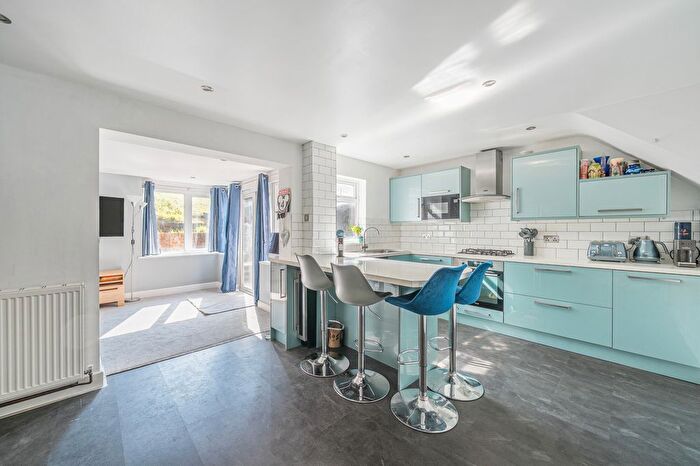 3 Bedroom Semi-Detached House For Sale In Williamson Close, Haslemere, GU27