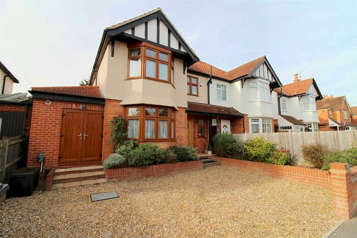 5 Bedroom Semi-Detached House To Rent In Buxton Avenue, Caversham Heights, Reading, RG4