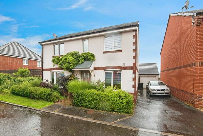 4 Bedroom Detached House For Sale In Winder Crescent, Tiverton, EX16