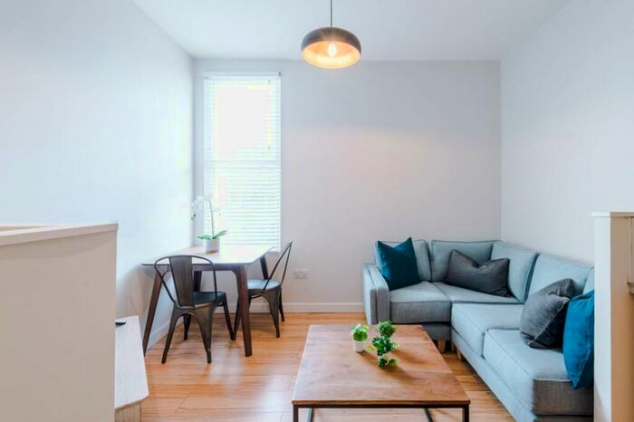 4 Bedroom Flat To Rent In Jesmond Road, Newcastle, NE2