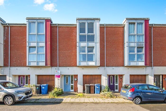 4 Bedroom Town House For Sale In Jamestown Boulevard, Ipswich, IP2