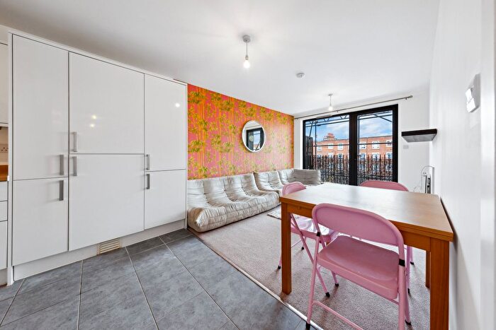 2 Bedroom Flat To Rent In Alvares House, Furrow Lane, E9