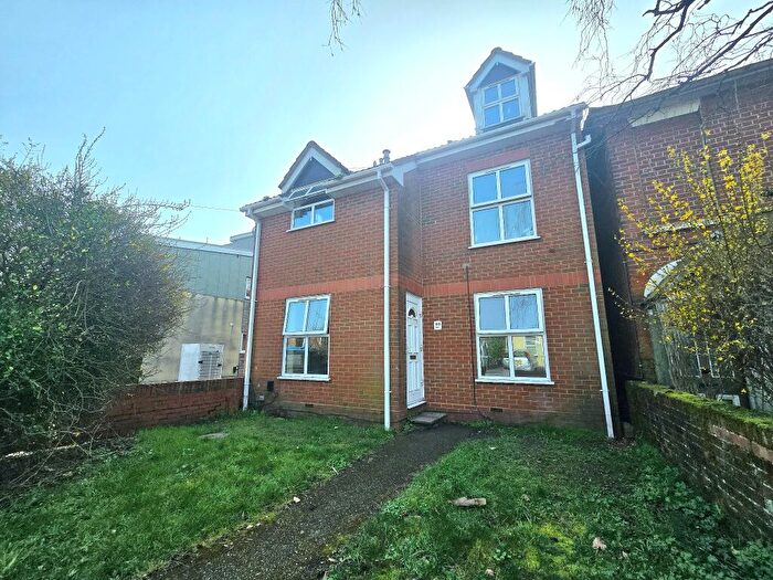 1 Bedroom Flat To Rent In Millbrook Road East, Freemantle, SO15