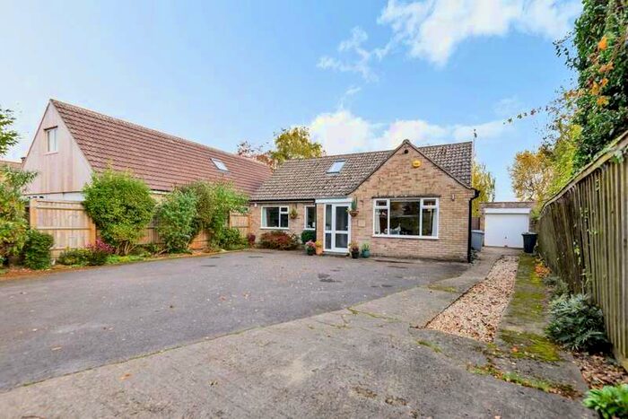 4 Bedroom Detached House For Sale In North Leigh, Oxfordshire, OX29