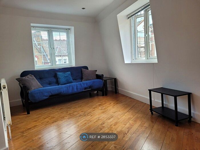 1 Bedroom Flat To Rent In Doric Way, London, NW1