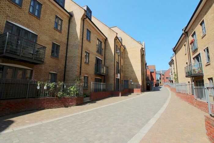 2 Bedroom Apartment To Rent In Coopers Yard, Hitchin, SG5