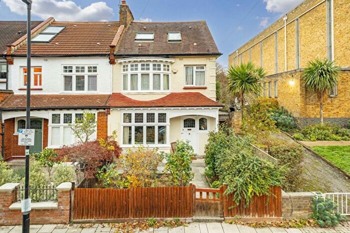 5 Bedroom Property For Sale In Briarwood Road, Clapham, SW4