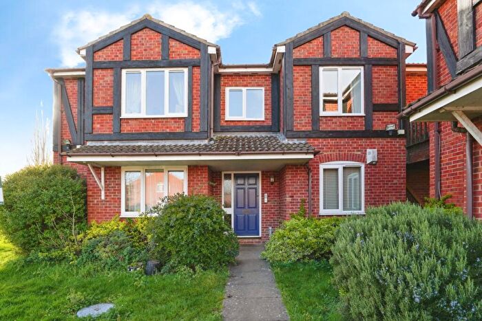 1 Bedroom Flat For Sale In Attwood Close, Cheltenham, Gloucestershire, GL51