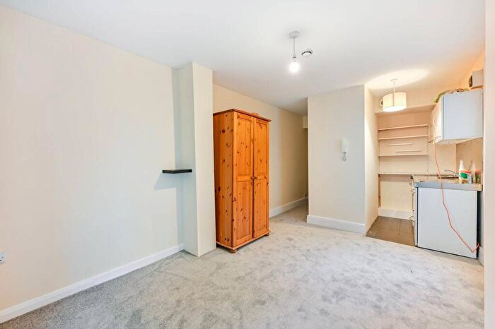 Studio To Rent In Hardman Road, Kingston, Kingston Upon Thames, KT2