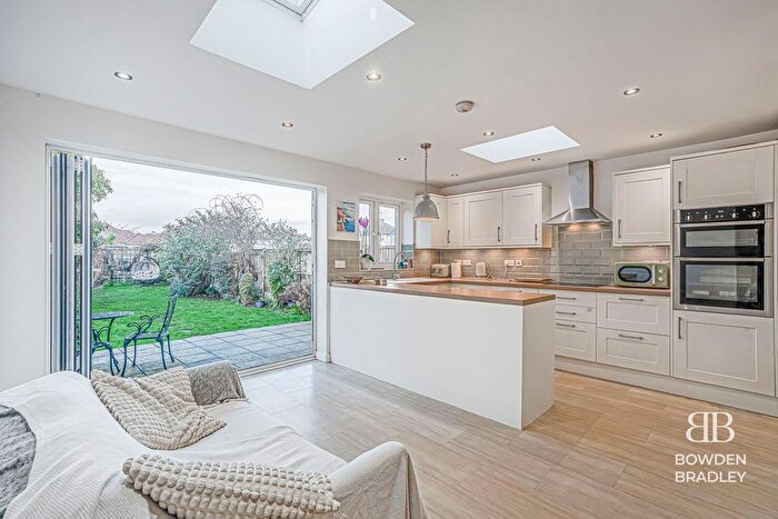 4 Bedroom Semi-Detached House For Sale In Walden Way, Ilford, IG6