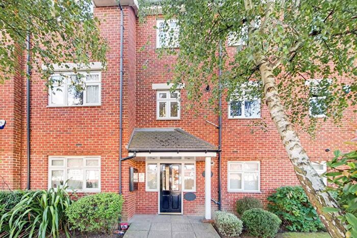 2 Bedroom Flat To Rent In Draycott Avenue, Harrow, HA3