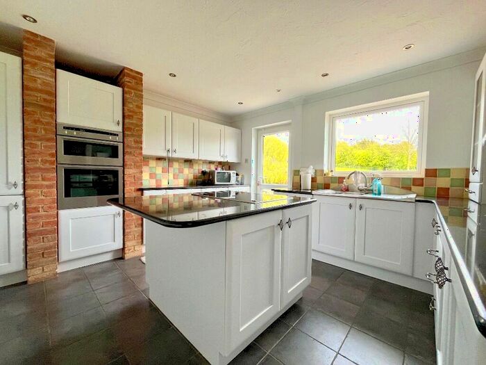 3 Bedroom Detached Bungalow For Sale In Gilstead Close, Thurnby, Leicester, Leicestershire, LE7