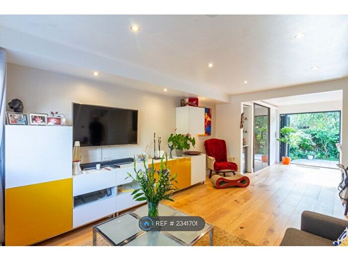 3 Bedroom Terraced House To Rent In Myatt Road, London, SW9