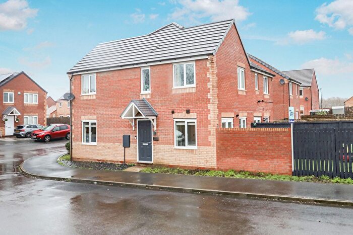 3 Bedroom Semi Detached House For Sale In Sidings Drive, Denaby Main, Doncaster, DN12