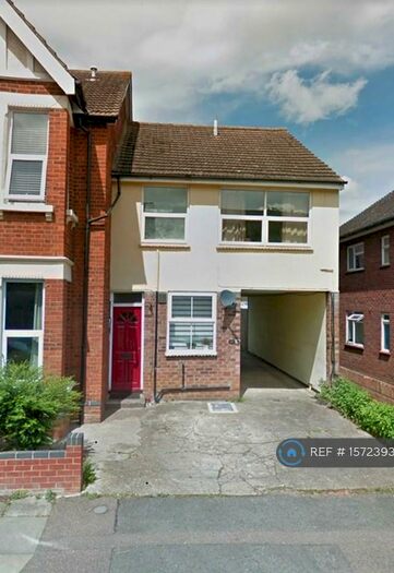 1 Bedroom Flat To Rent In Oaklands Road, Bedford, MK40