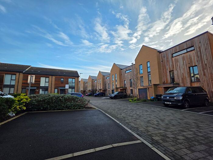 2 Bedroom Flat To Rent In Firepool Crescent, Taunton, TA1