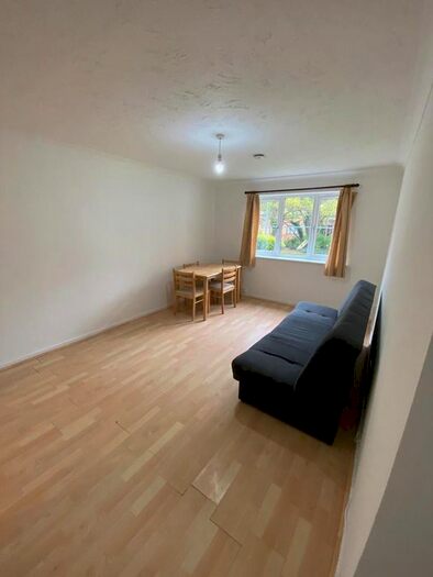 1 Bedroom Flat To Rent In Grant Close, London N17