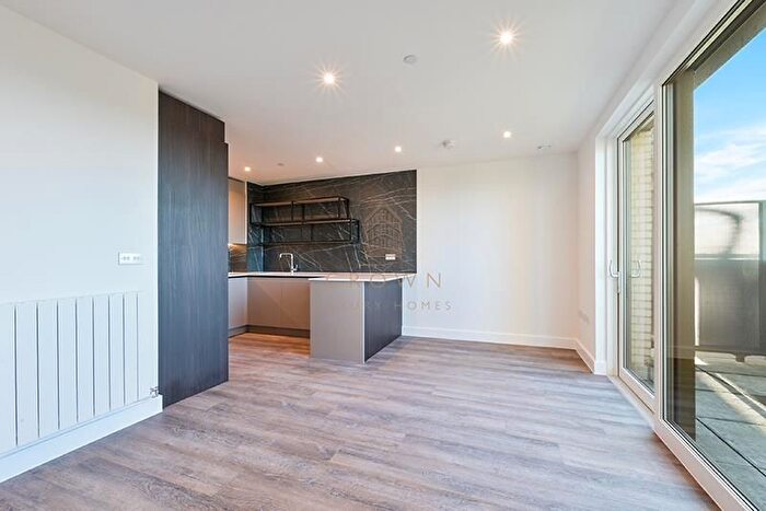 2 Bedroom Flat To Rent In Batchford House, Kidbrooke Village, SE3