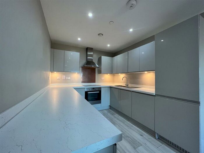 1 Bedroom Apartment To Rent In Victoria Avenue, Southend-On-Sea, SS2