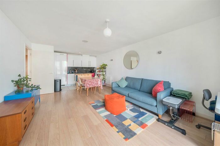 1 Bedroom Flat For Sale In Emerson Apartments, New River Village, Hornsey, N8
