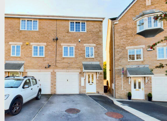 3 Bedroom Terraced House To Rent In Hanby Close, Fenay Bridge, Huddersfield, West Yorkshire, HD8