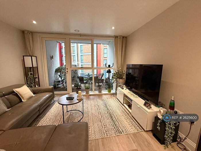 2 Bedroom Flat To Rent In Montmorency Gardens, London, N11
