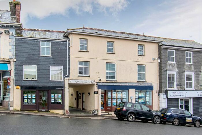 2 Bedroom Flat To Rent In Bay Tree Hill, Liskeard, PL14