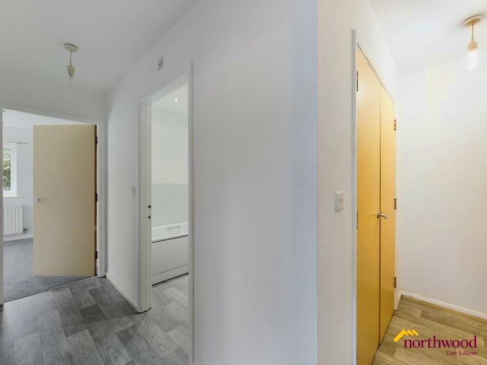 2 Bedroom Flat To Rent In Crownford Avenue, Hanley, ST1