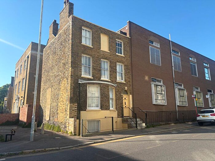 1 Bedroom Flat To Rent In Hardres Street, Ramsgate, CT11