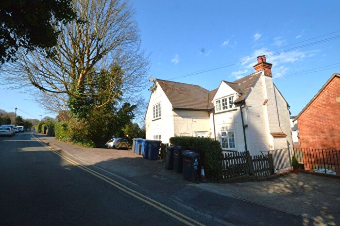 2 Bedroom Flat For Sale In Longdene Road, Haslemere, GU27