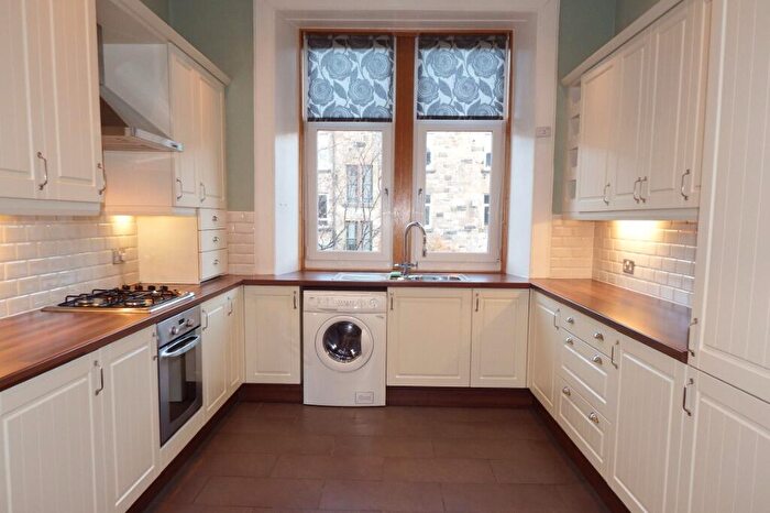 2 Bedroom Flat To Rent In Lochleven Road, Battlefield, Glasgow, G42