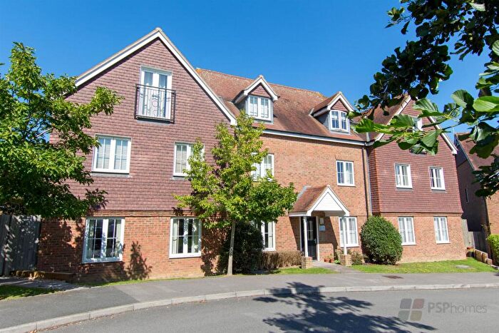 1 Bedroom Flat To Rent In Shearing Drive, Burgess Hill, RH15