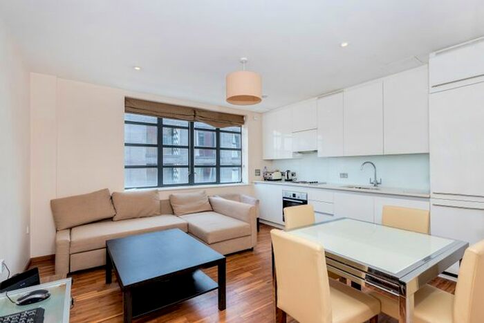 3 Bedroom Flat To Rent In Tagwright House, London, N1