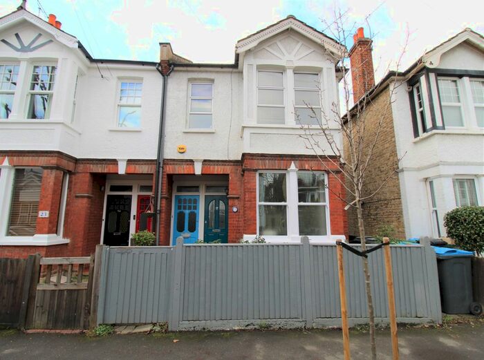 2 Bedroom Maisonette To Rent In Auckland Road, Kingston Upon Thames KT1