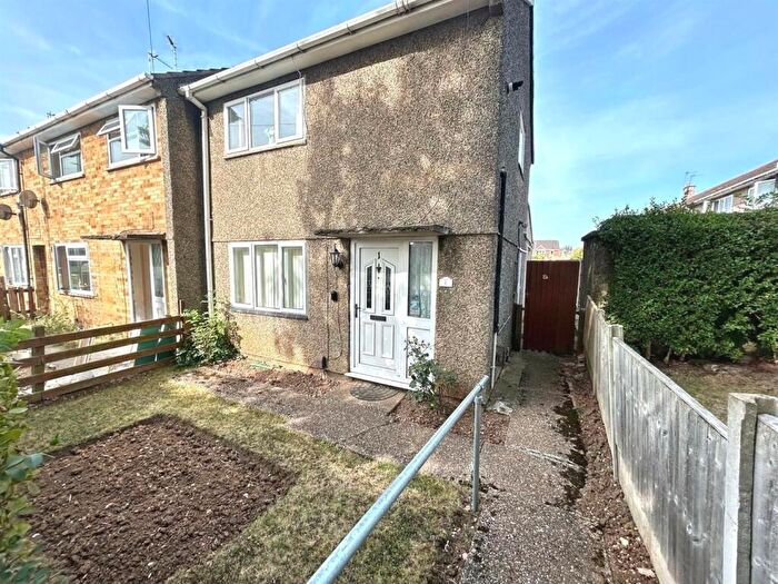 2 Bedroom Town House For Sale In Oakpool Gardens, Leicester, LE2