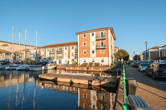 2 Bedroom Flat For Sale In Victory Mews, The Strand, Brighton Marina Villag, Brighton, BN2