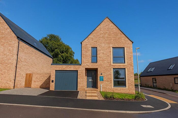 4 Bedroom Detached House For Sale In Thames View, Blunsdon, Swindon, SN26